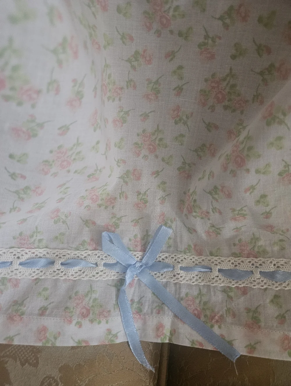 NWOT Urban Outfitters White Apron with Pink and Green Floral Print